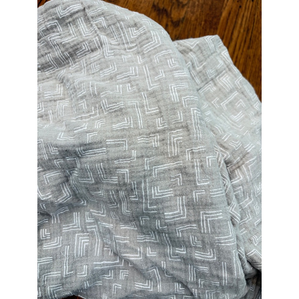 Crate & Kids Grey Muslin Organic Cotton Fitted Crib Sheet Geometric